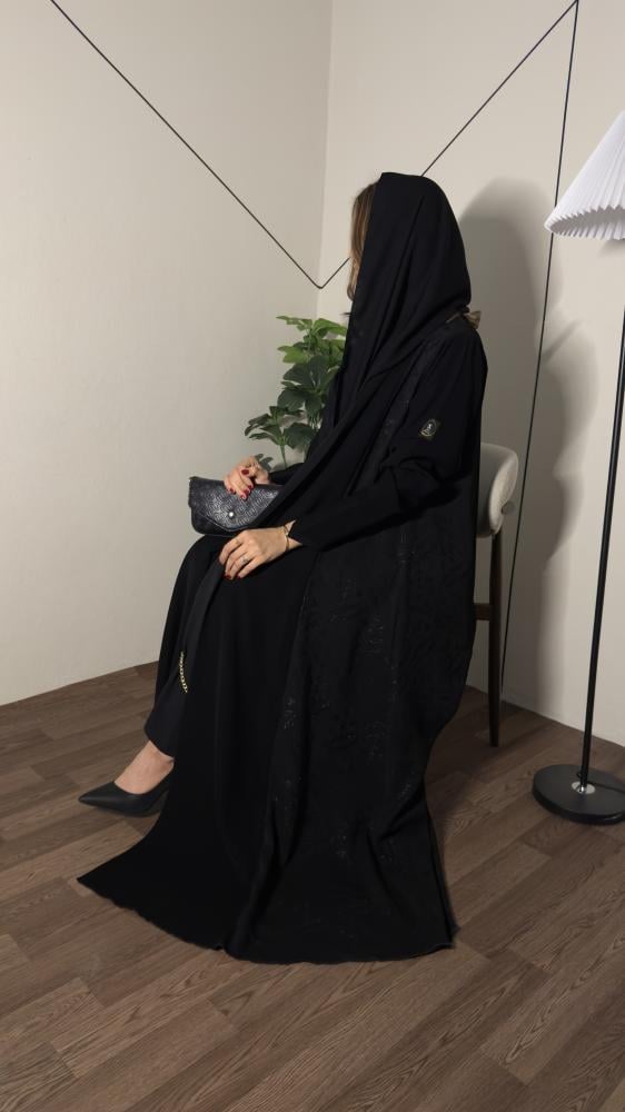 ٣٠