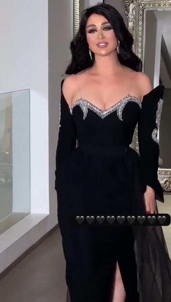 فستان اسود فخم