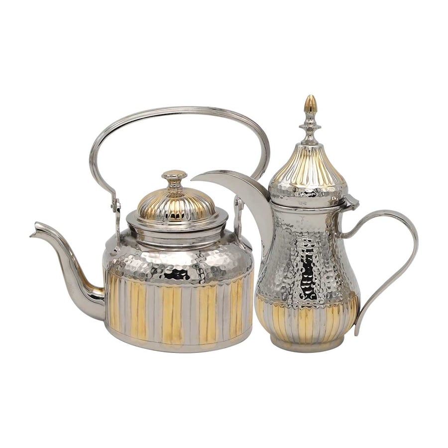 طقم دلة و ابريق نحاس ذهبي + فضي وسط