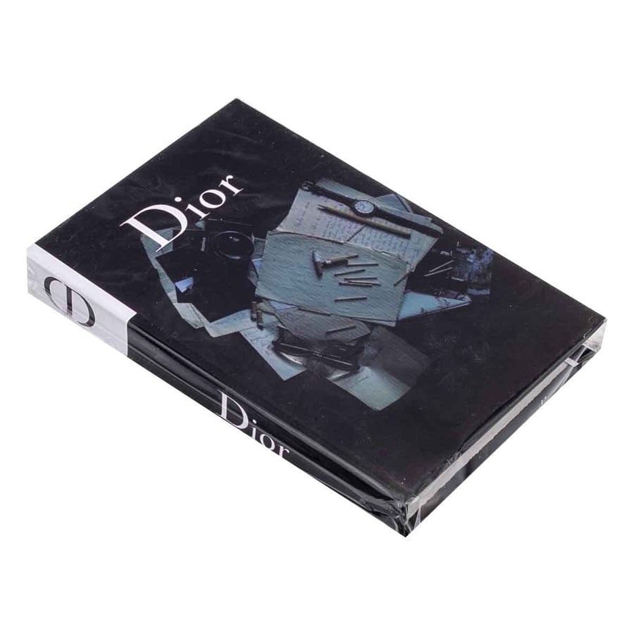 كتاب ديكور مقاس 19*12.5 سم