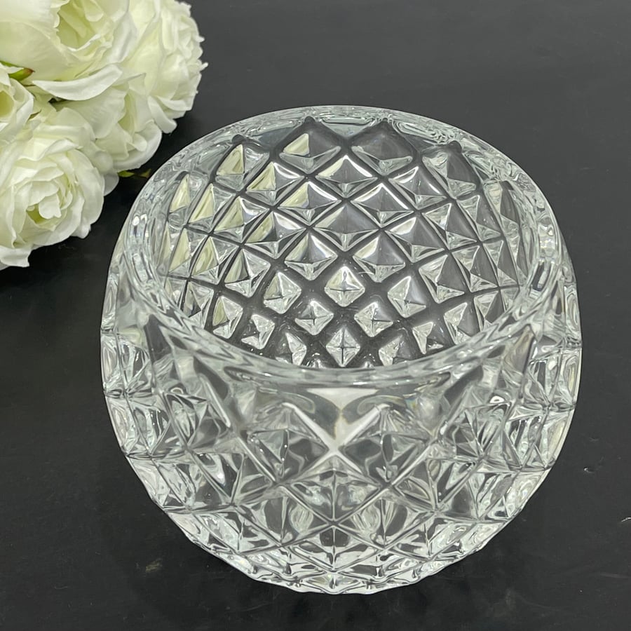 Glass vase size 11*13 cm