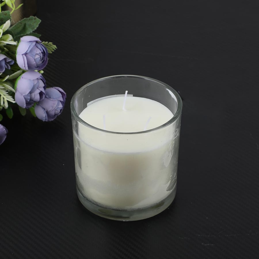 شمع معطرة بكاس