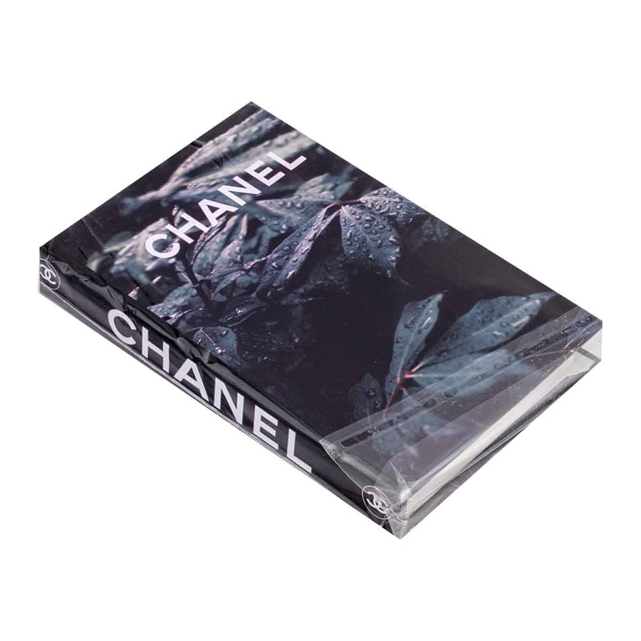 كتاب ديكور مقاس 19*12.5 سم