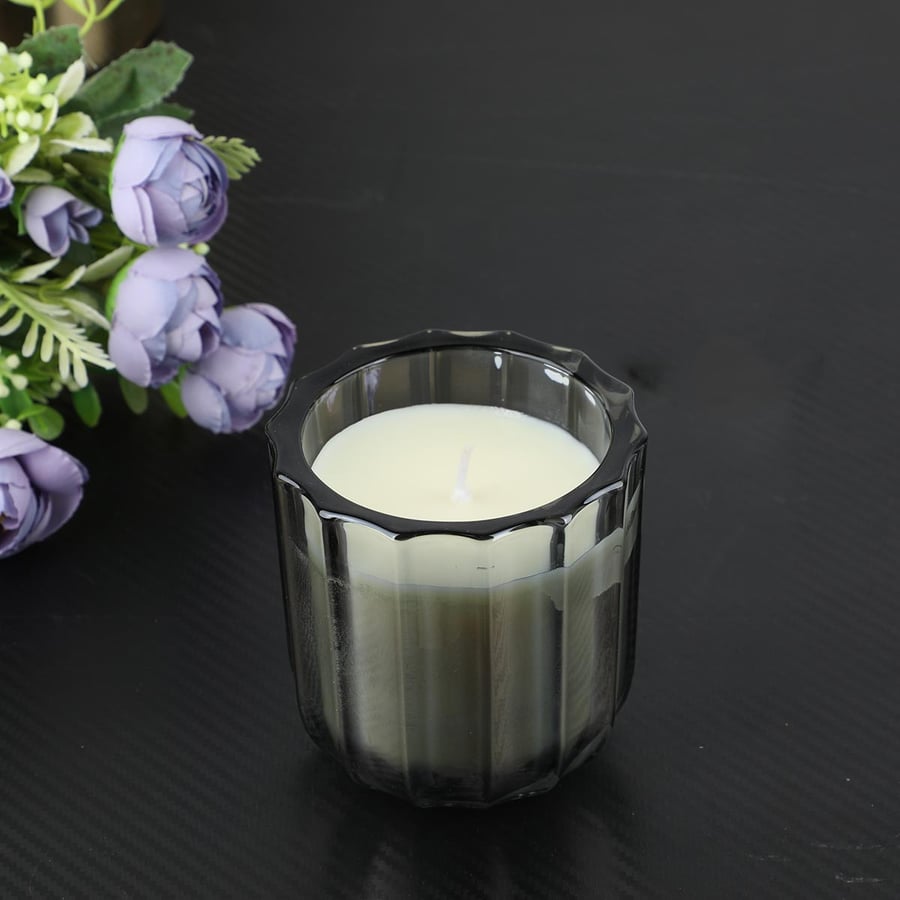 شمع معطرة بكاس