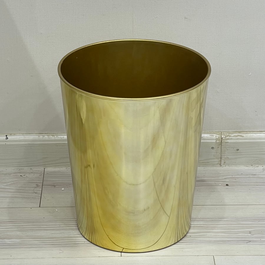Golden reinforced plastic corner 35*30 cm