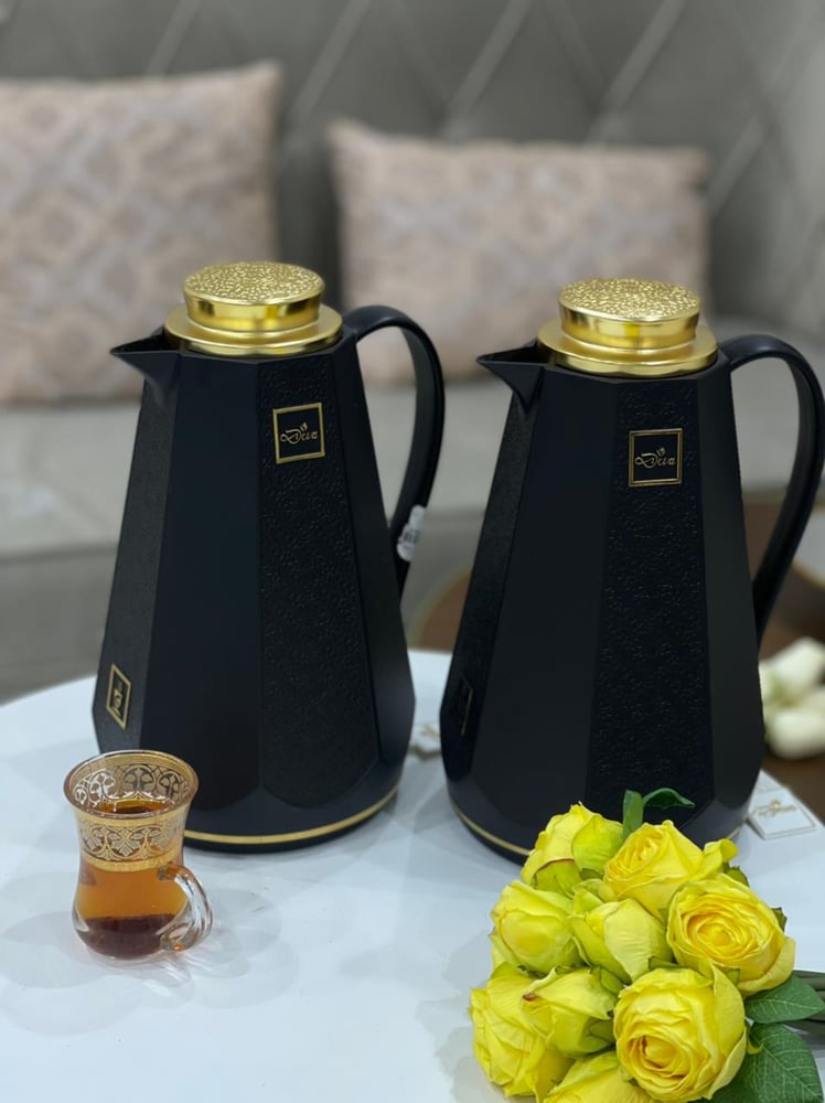 طقم ترامس ديفا 2حبة لون اسود مع ذهبي 1لتر