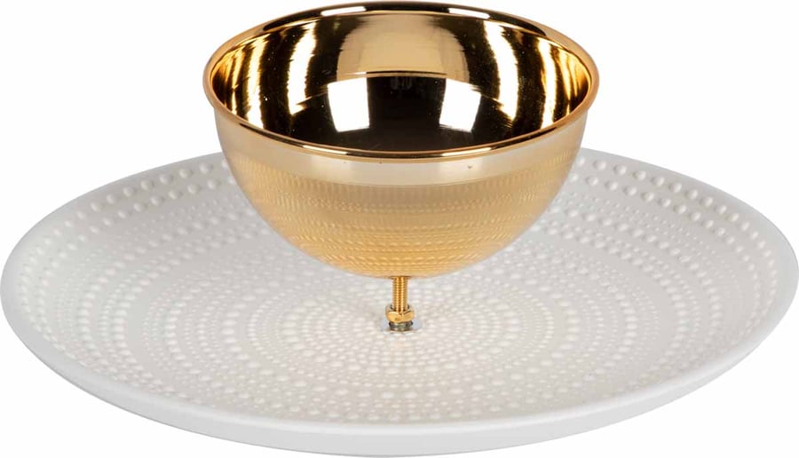Golden steel date tray with a 13-inch wooden plate