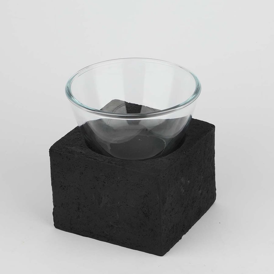 Glass plate with a base, size 15*16 cm