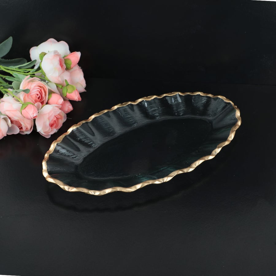 صحن زجاج  بحواف ذهبي مقاس35*19 سم