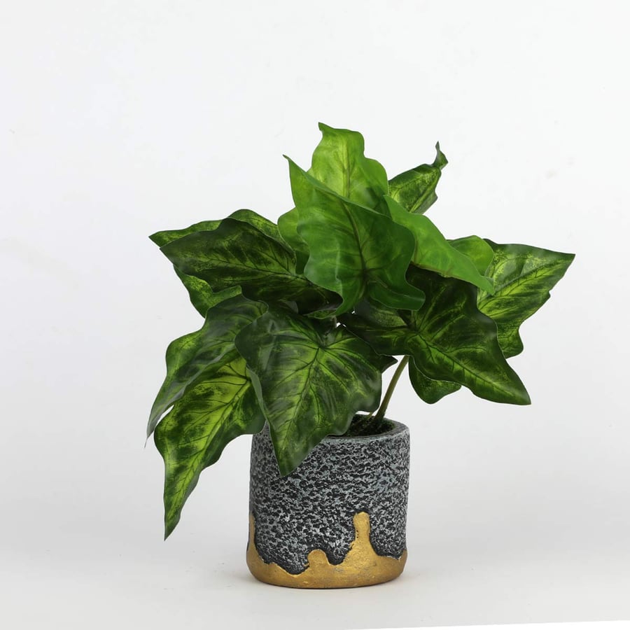 Artificial tree with a stand size 22cm