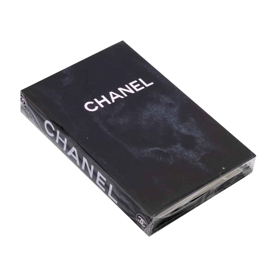 كتاب ديكور مقاس 19*12.5 سم