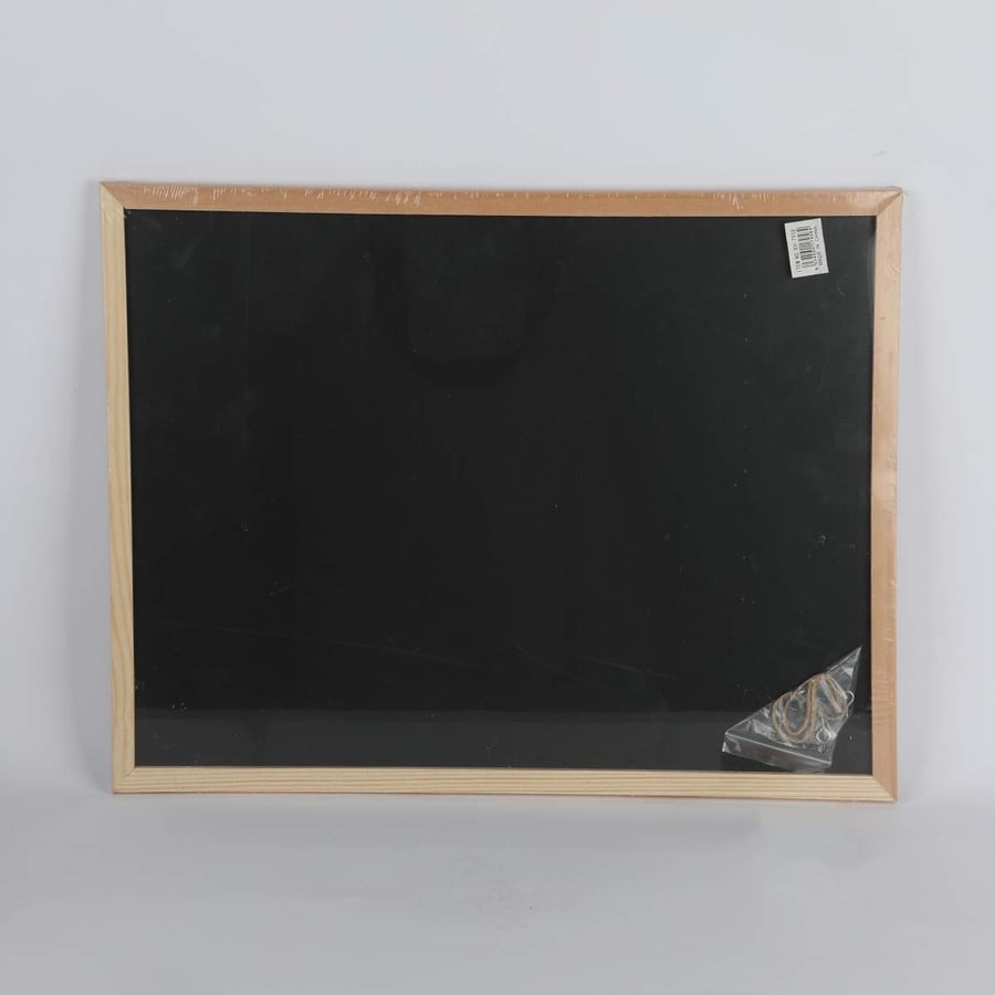 سبورة طباشير خشبية مقاس 44*34 سم