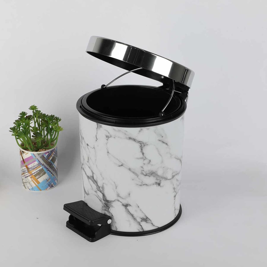 Trash bin with pedal height 27 cm