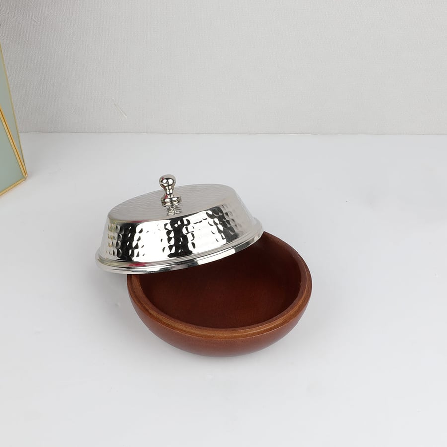 تمرية  حشبية بغطاء استيل فضي هندي  دائري مقاس 14 سم