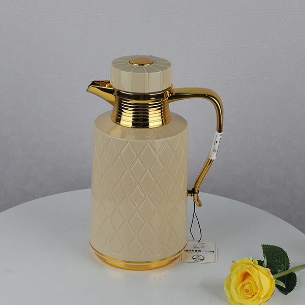 Thermos beige with gold 1 liter