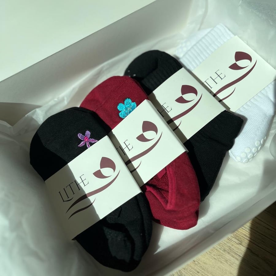 4 Lithe pilates socks package