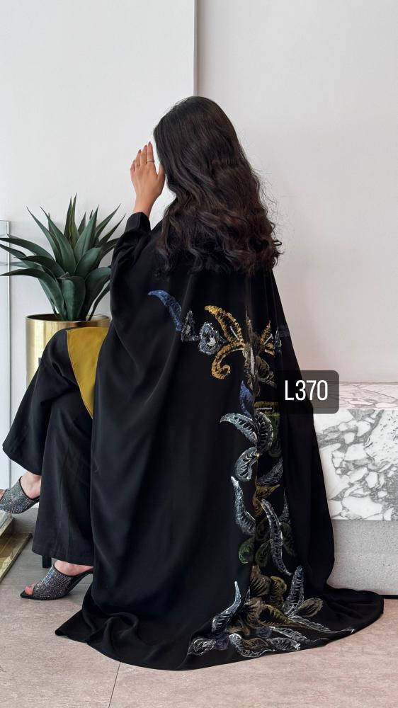 عباية كريب سبشل رسم يدوي قصة بشت