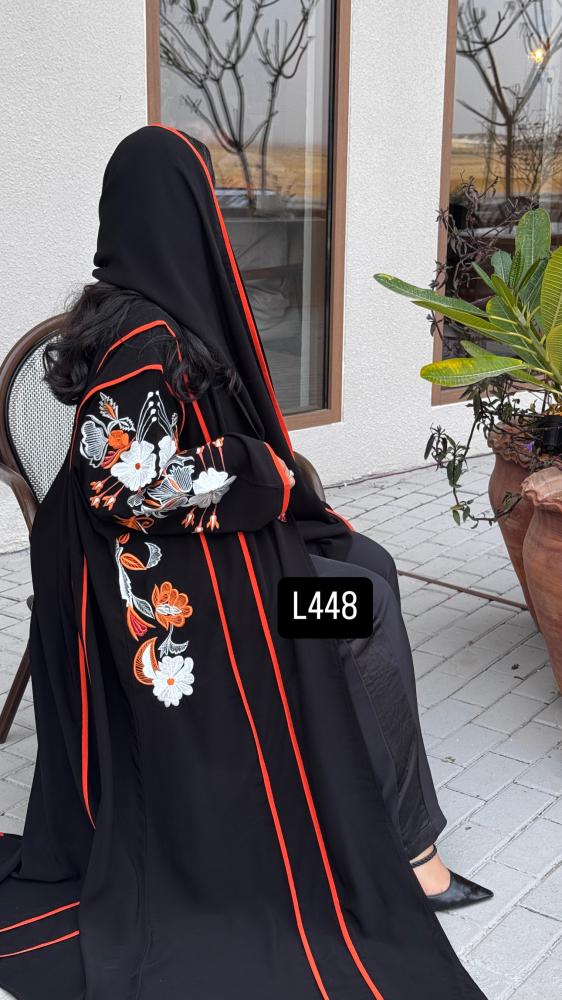عباية كريب سبشل تطريز يدوي قصة نص بشت