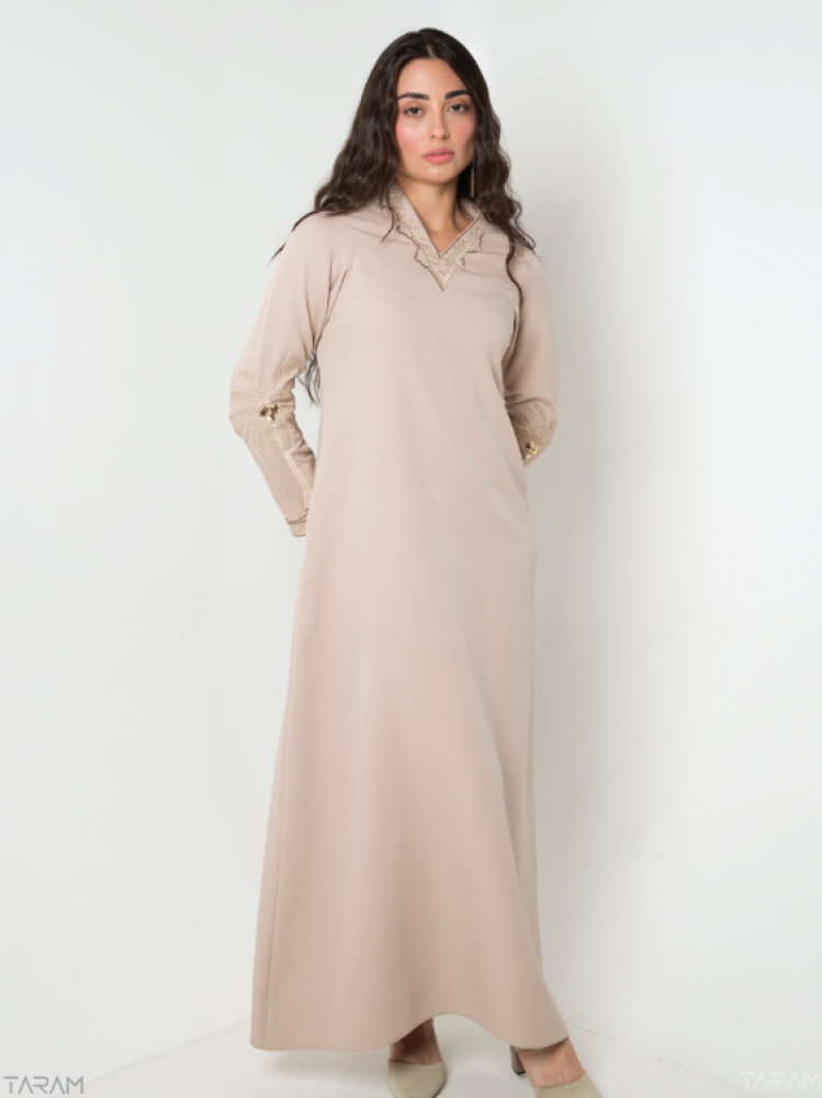 Al Diriyah thobe with scarf - beige
