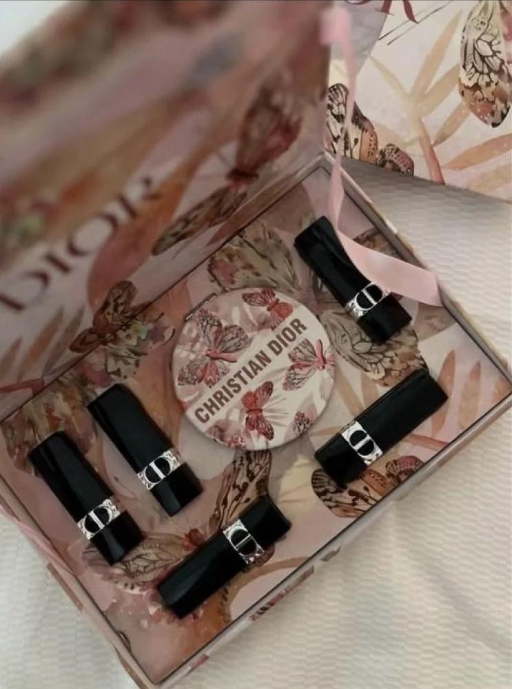 بوكس Dior مع الملحقات