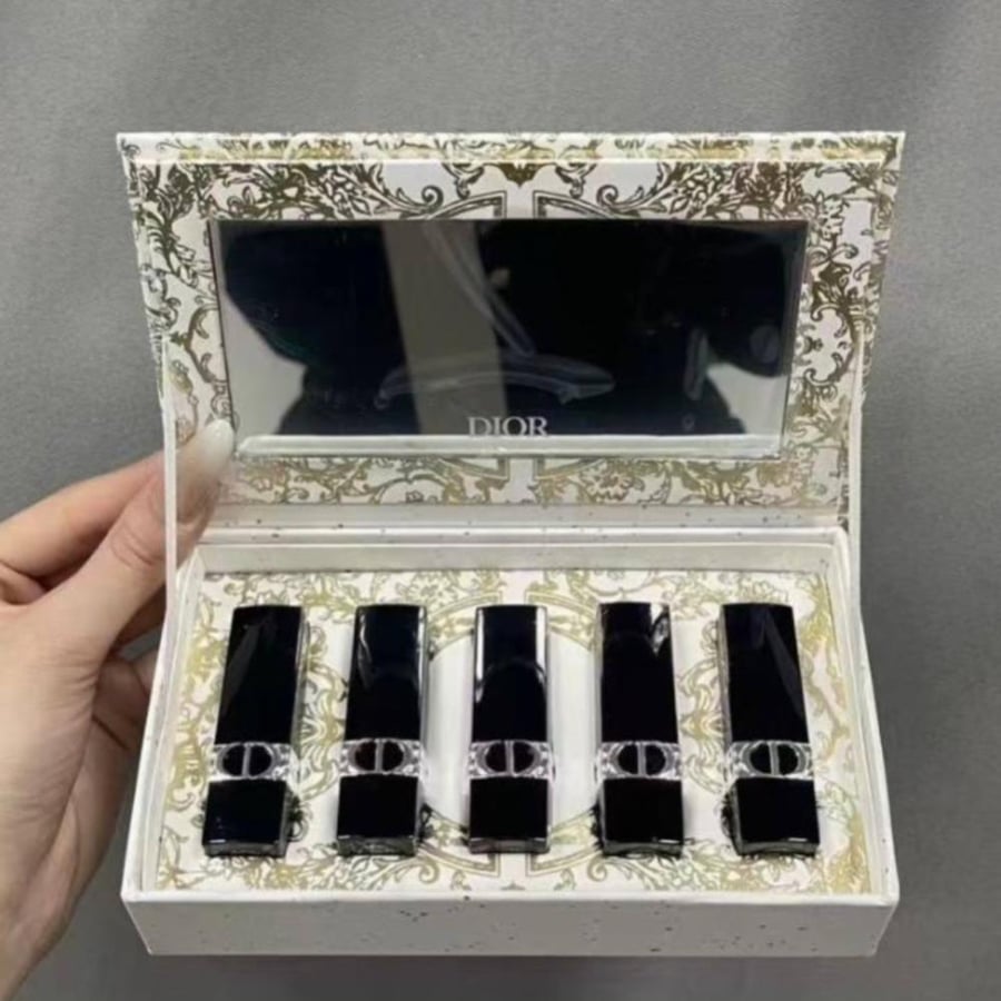 مجموعة ارواج Dior