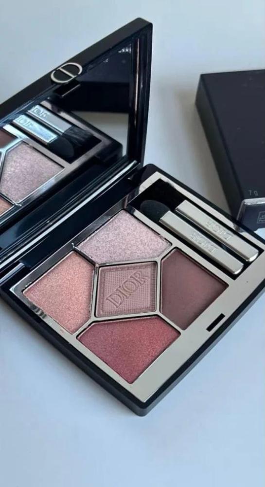 اي شادو Dior