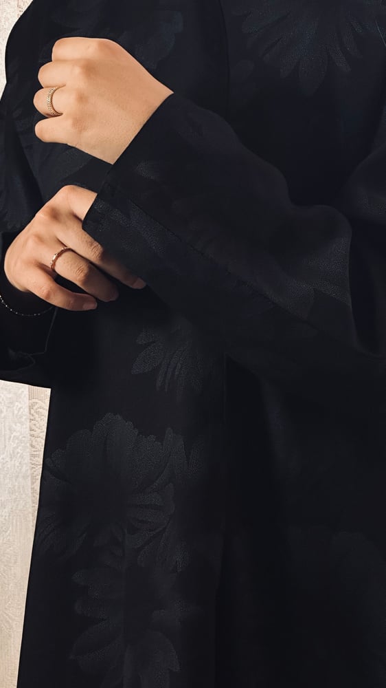 عباية سوداء رسمية
