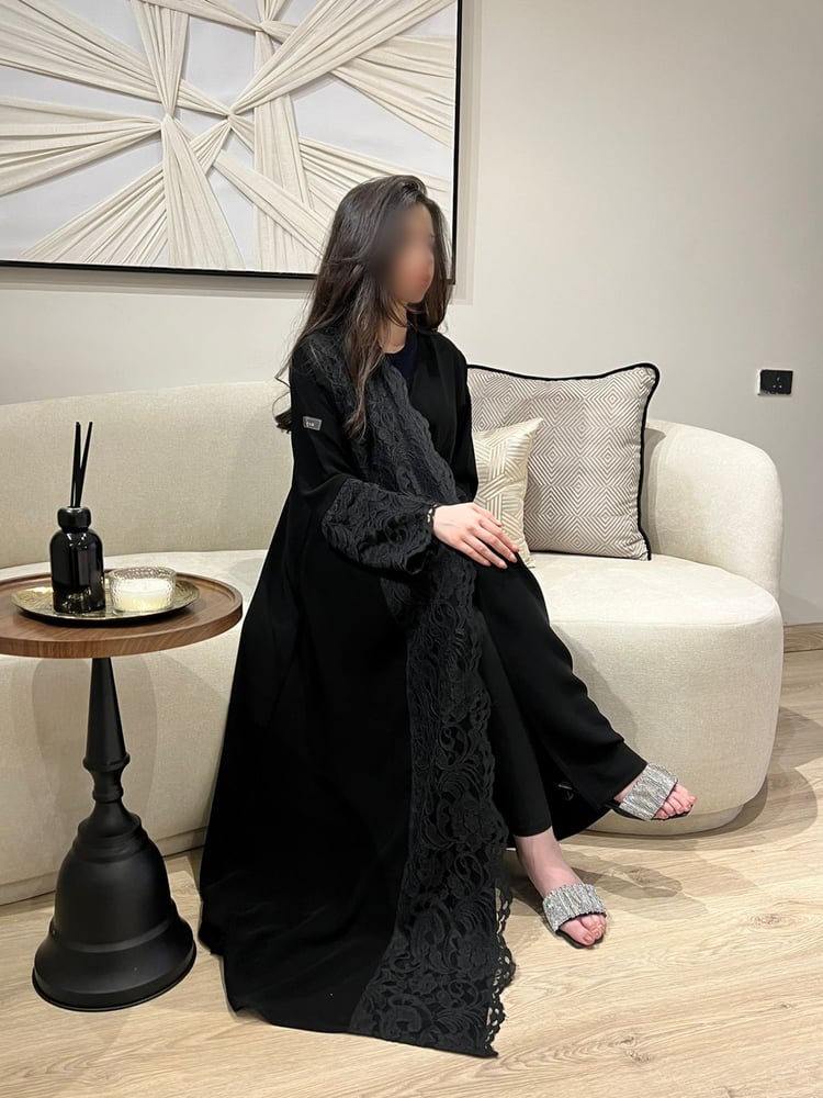 عباية دانتيل من الامام