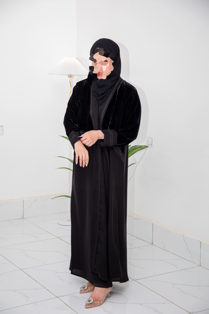 عبايات مخمل مفتوحة