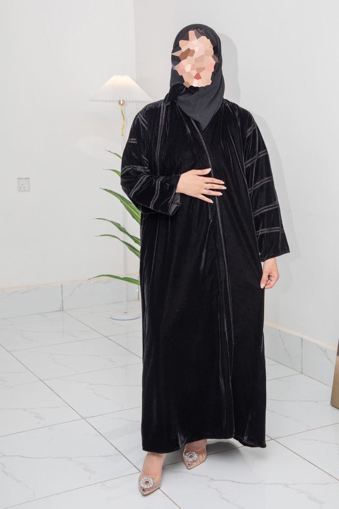 عباية مخمل مخطط اكمام