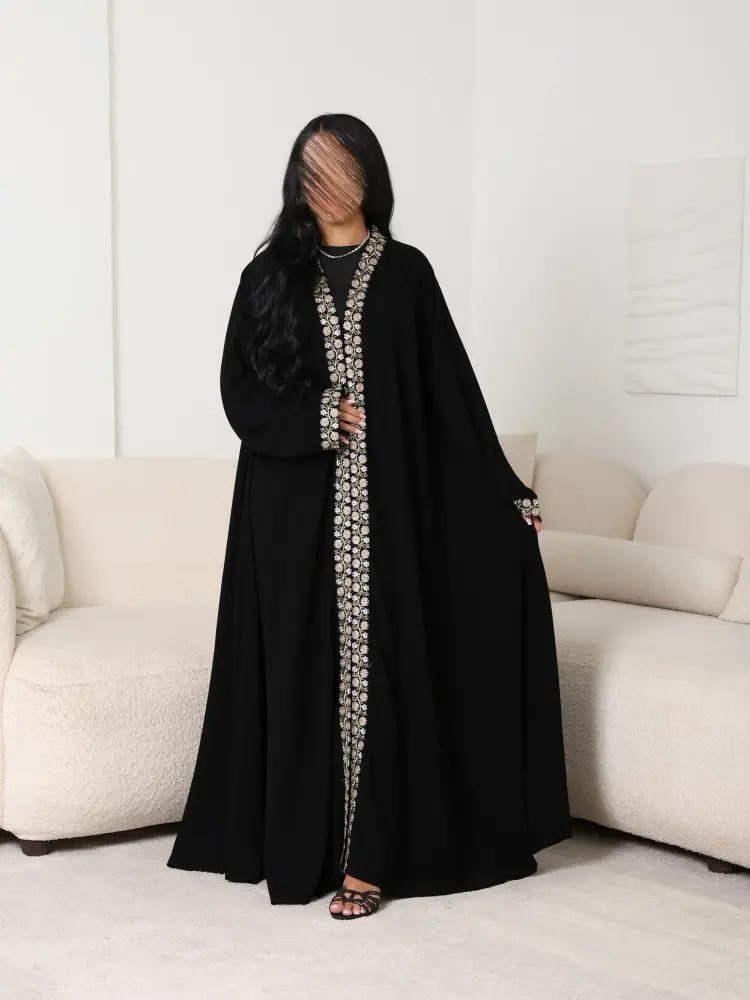 عباية لارين