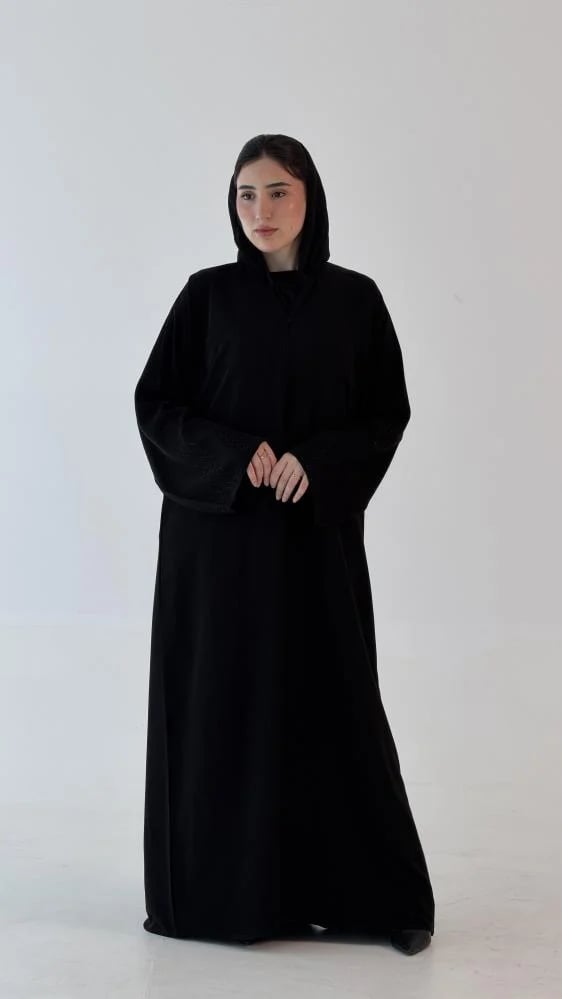 عباية لمسة سوداء