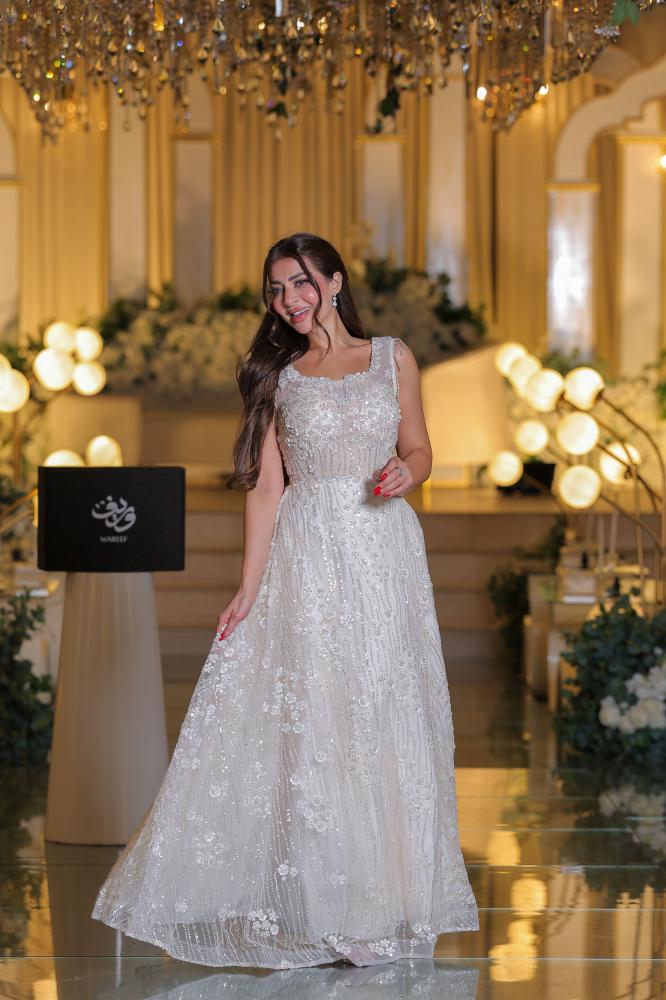 فستان  ملكي بتطريز كامل وقصة A-Line