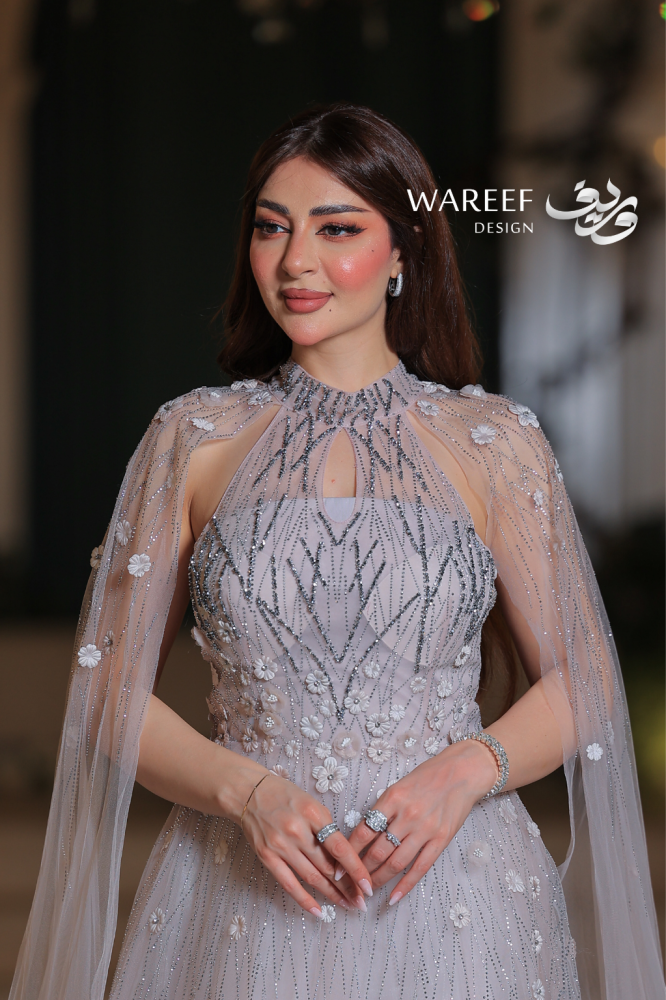 فستان سهرة لحمي فاتح