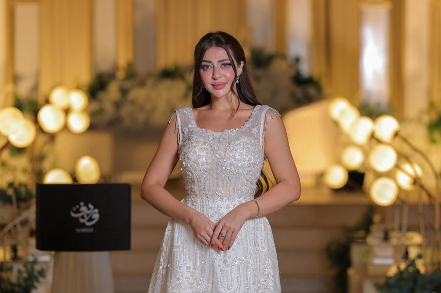 فستان  ملكي بتطريز كامل وقصة A-Line