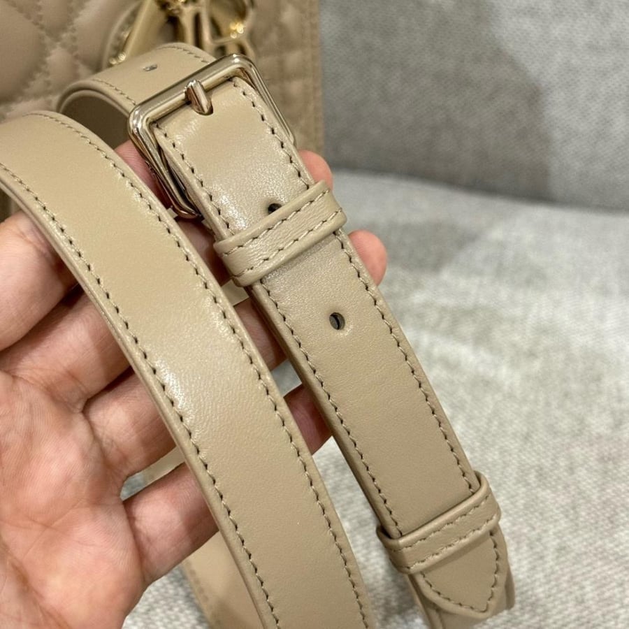 ليدي ديور مديم مقاس 24cm