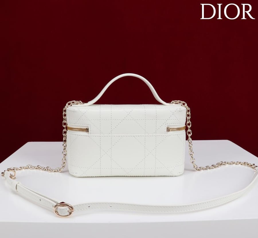 ديور Trianon Soft Vanity مقاس 19cm