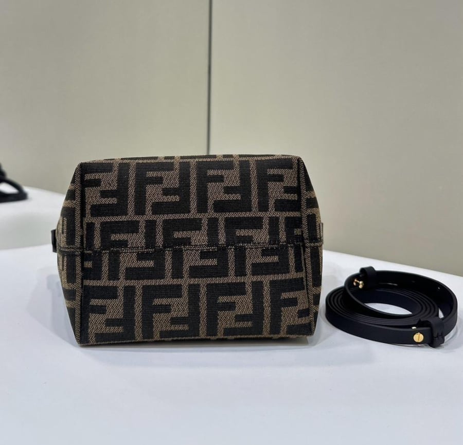 فندي roll مقاس 23cm