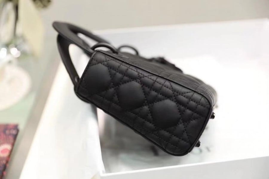 ليدي ديور ميني سايز 17cm