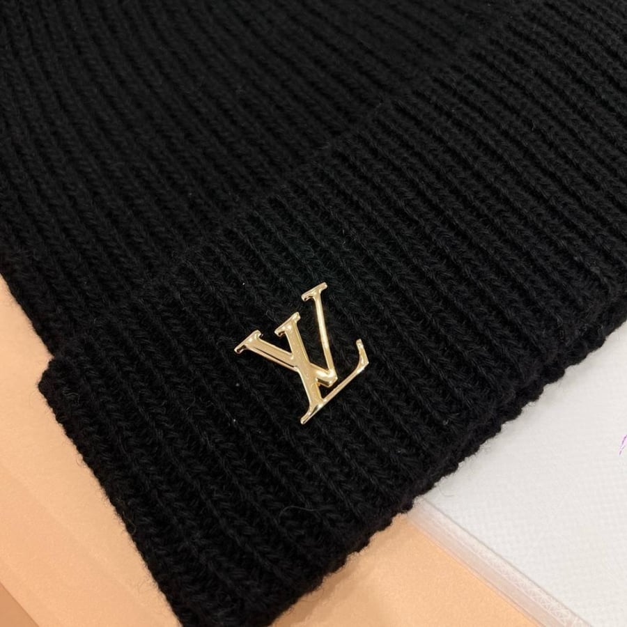 طقم لوي فيتون سكارف 190*30 و ايس كاب