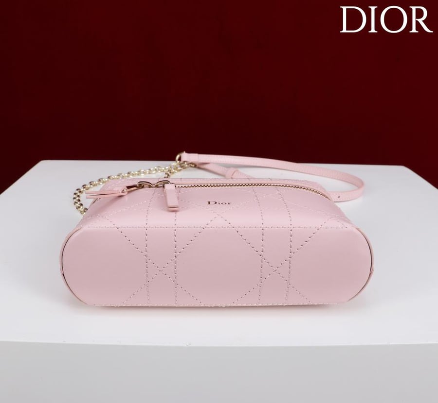 ديور Trianon Soft Vanity مقاس 19cm
