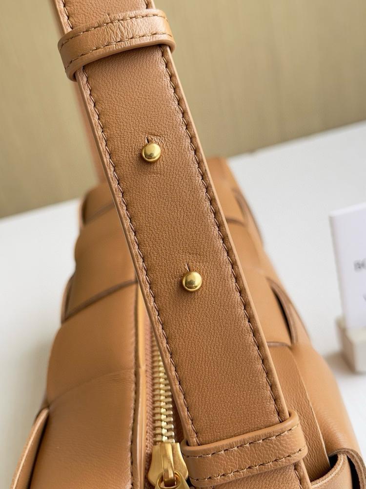 بوتيقا lntreccio مقاس 23.5cm