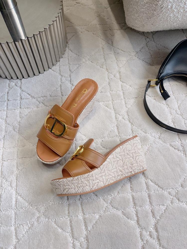 ديور صندل مونتقين ارتفاع 8cm