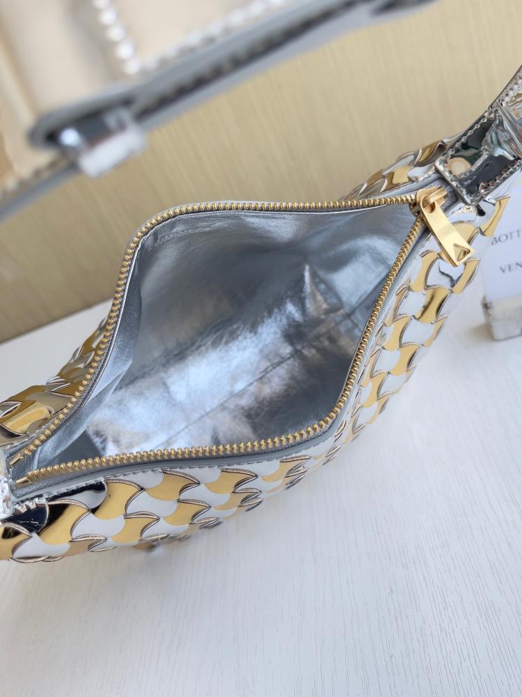 بوتيقا Wallace مقاس 22cm