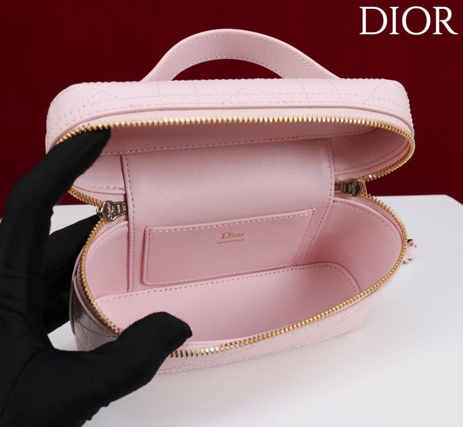 ديور Trianon Soft Vanity مقاس 19cm