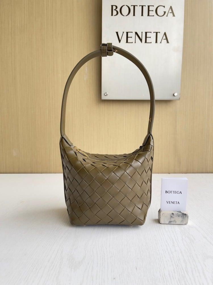 بوتيقا Candy Wallace مقاس17cm