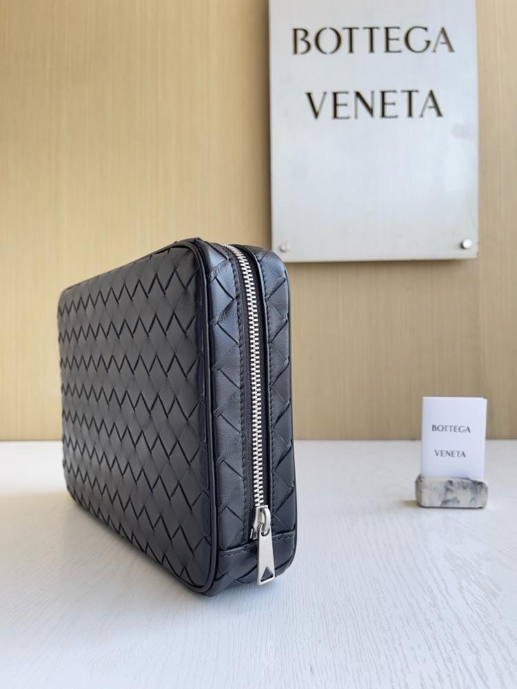 بوتيقا Large lntrecciato مقاس 26cm