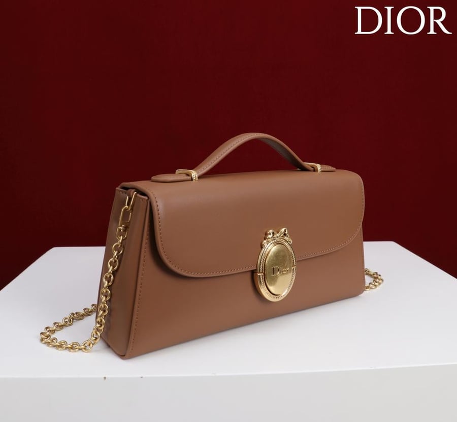 ديور Medaillon مقاس 26cm