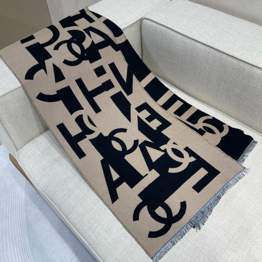 سكارف شانيل مقاس 202*43