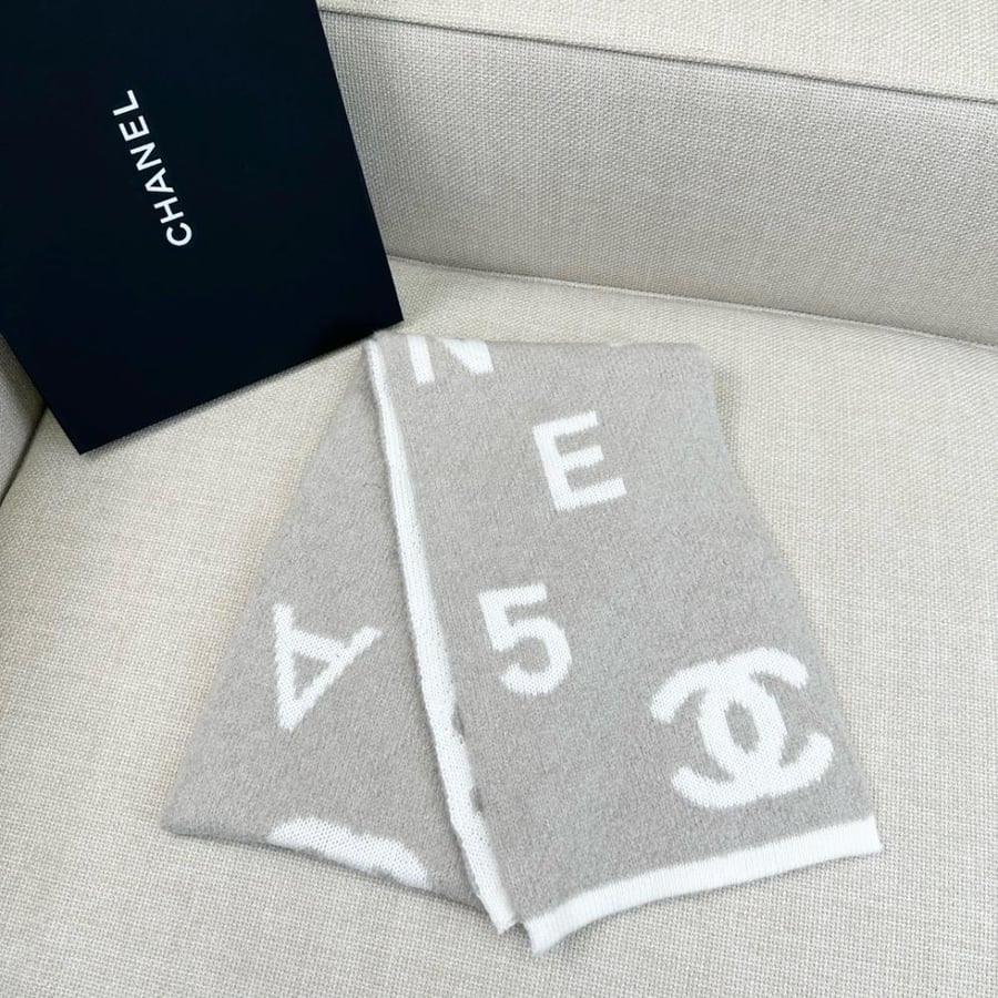 سكارف شانيل مقاس 180*30